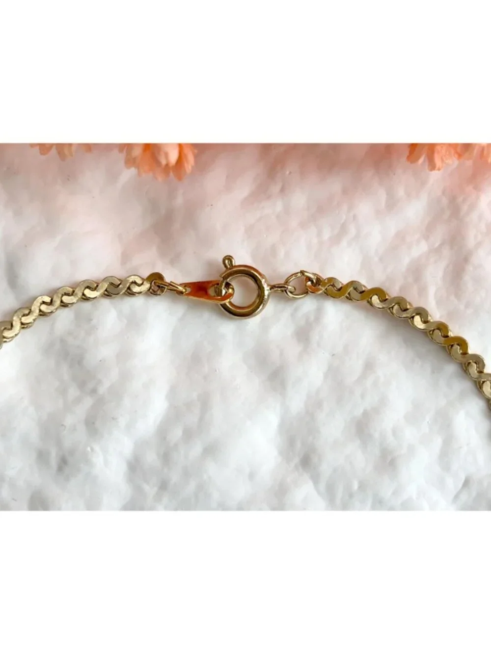 Gold Toned Serpentine Chain Minimalist 80's Vintage Bracelet